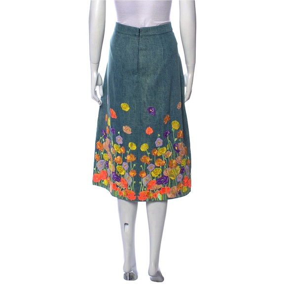NEW Alice + Olivia Floral Embroidered Midi Length Denim Skirt Size: 6 / M - Picture 2 of 3